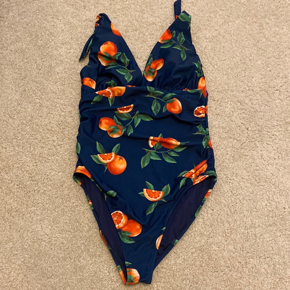 Old Navy one piece swimsuit